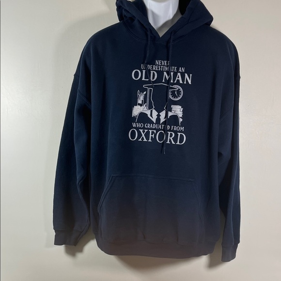 Gildan Other - Oxford Hoodie w Logo Men Gildan Heavy Blend Size XL
Navy Pockets